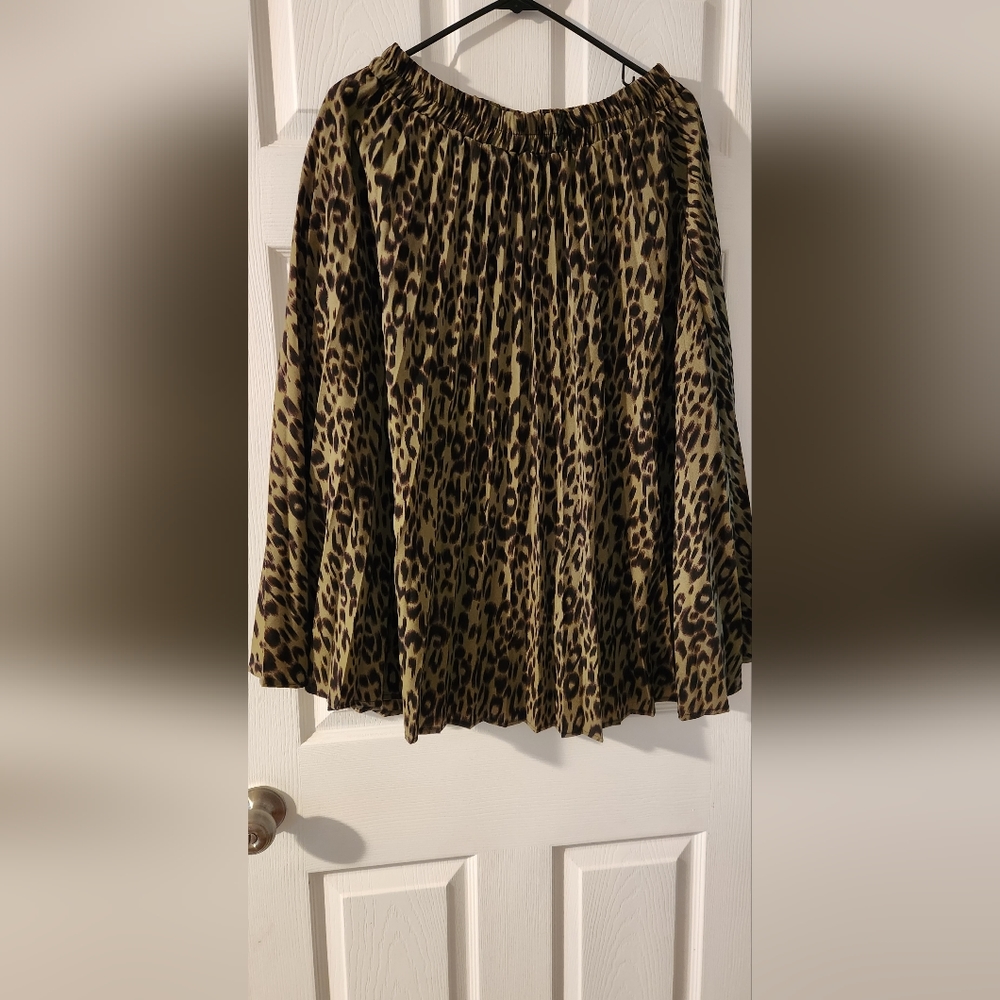 Green and black cheetah print skirt